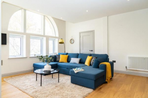 Parking, River Balcony, Close to Station, Spotless, Luxury, Modern